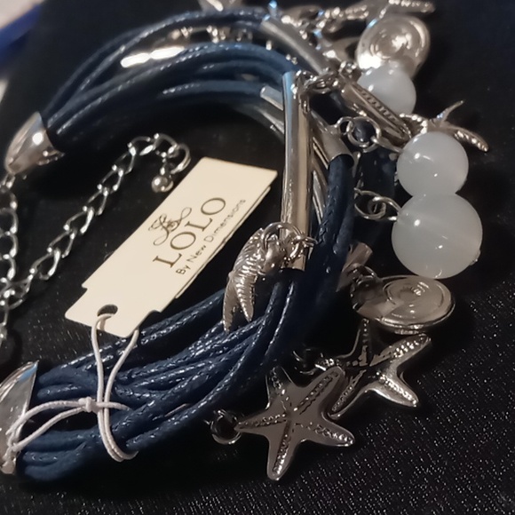 Lolo layered beach seashells charm bracelet nwt - Picture 3 of 4